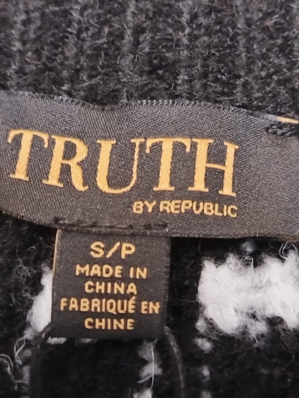🆕 NWT TRUTH by Republic Black Nordic Fair Isle Chunky Cardigan S - Picture 5 of 10